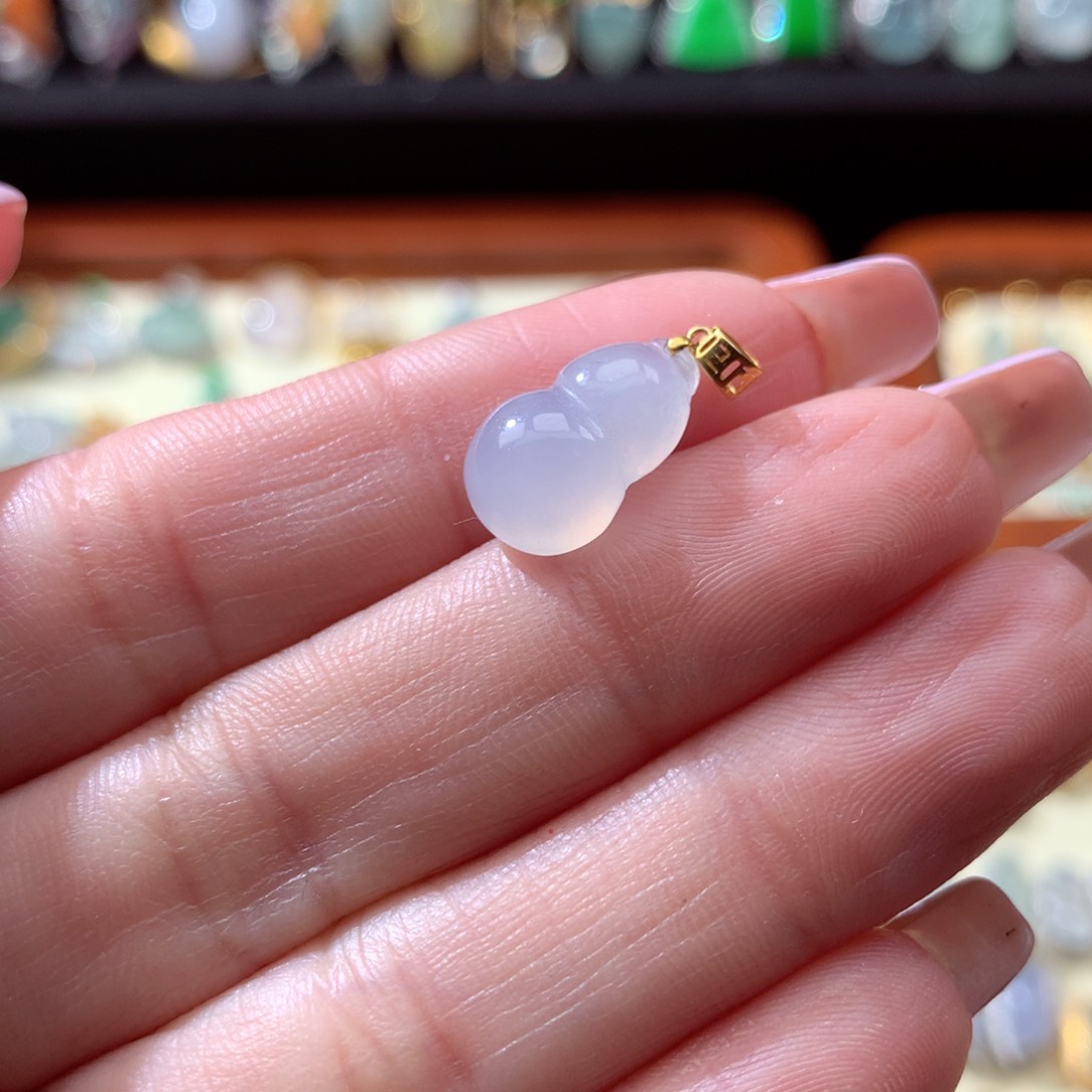 翡翠颈饰18K金镶嵌翡翠