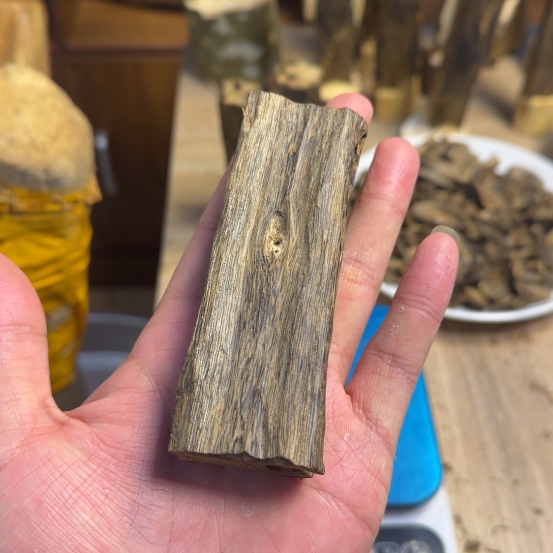 沉香碎屑沉香绿棋楠沉香原料虫漏陆河23克