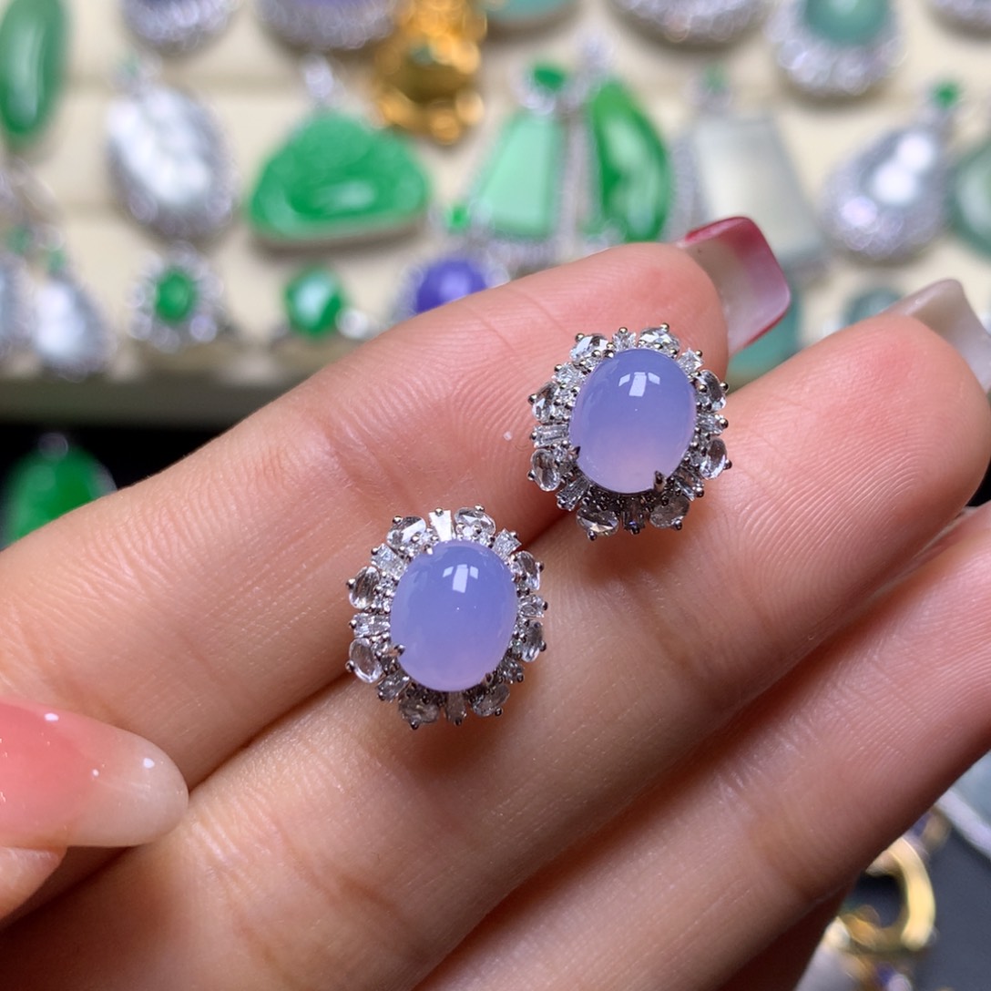 18K金镶嵌翡翠耳饰