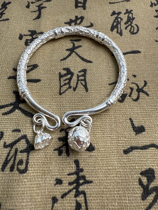 足银手镯 999.9莲蓬宫铃开口足银手镯34