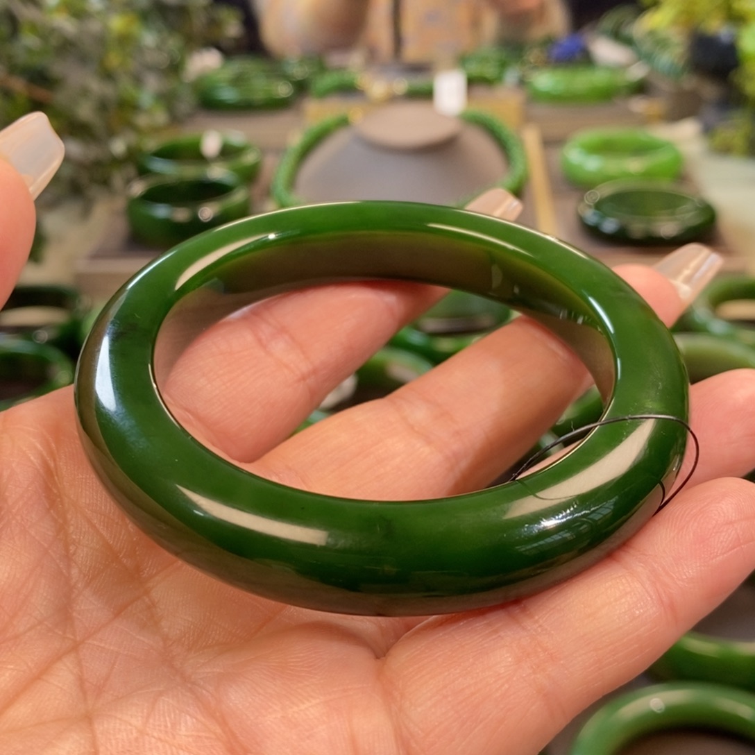 和田玉（碧玉）手镯未镶嵌