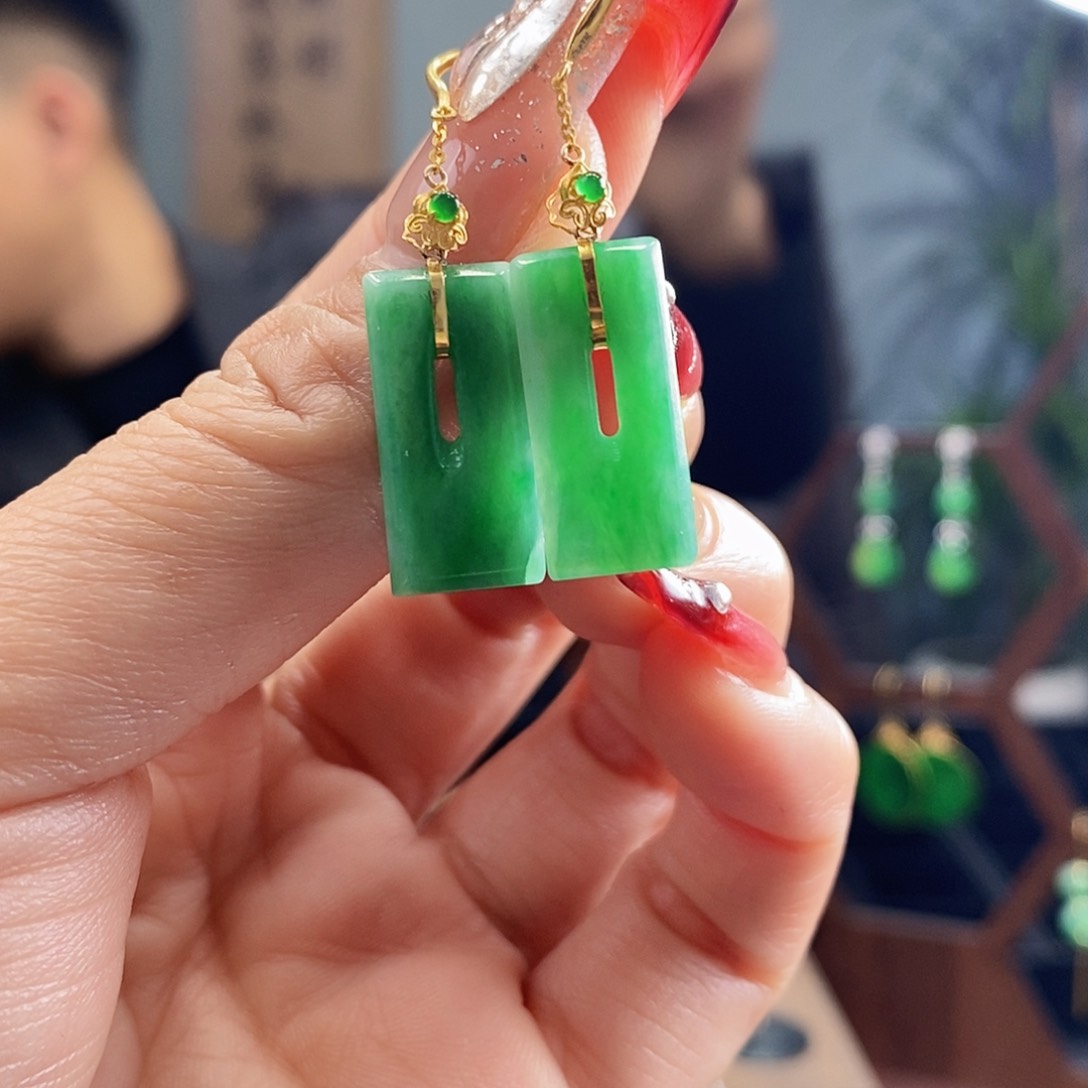 翡翠耳饰18K金镶嵌翡翠