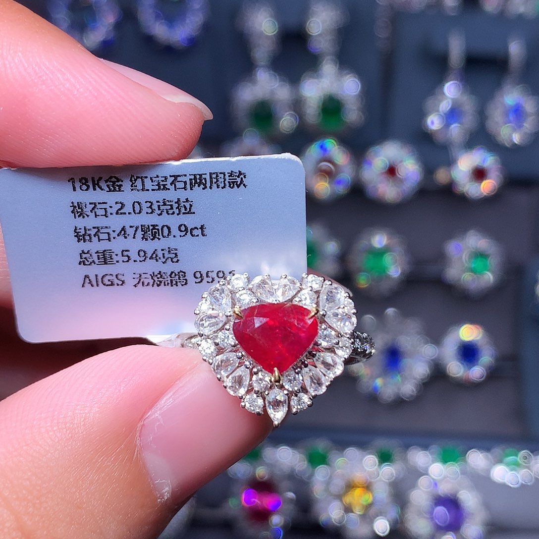 戒指18K金镶嵌红宝石