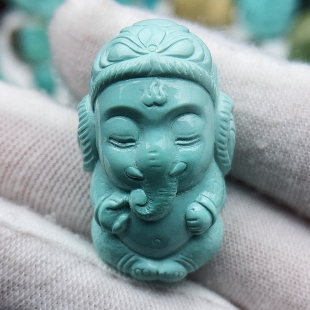 绿松石颈饰未镶嵌