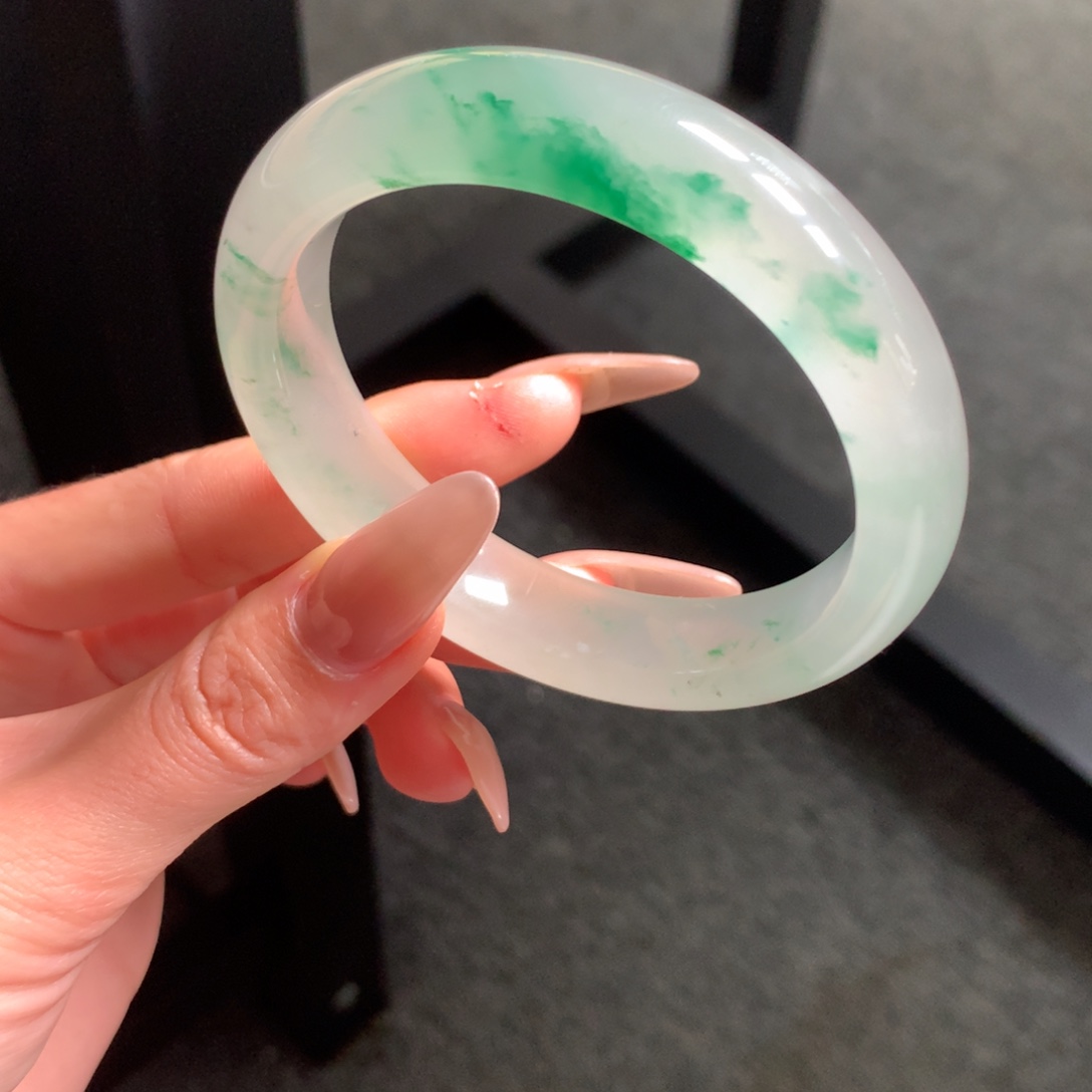 石英质玉未镶嵌手镯