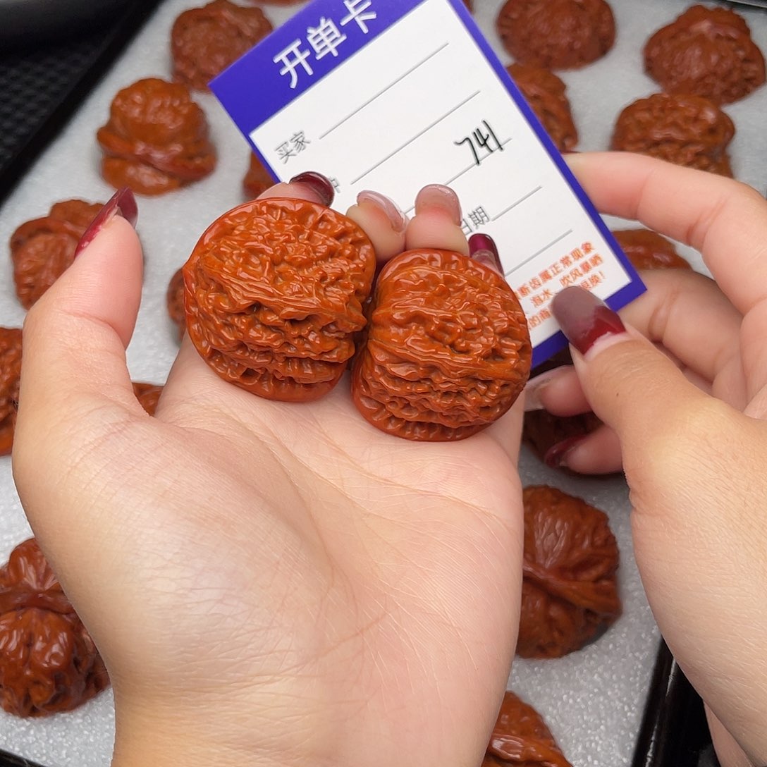 吊坠桃核36白狮子741