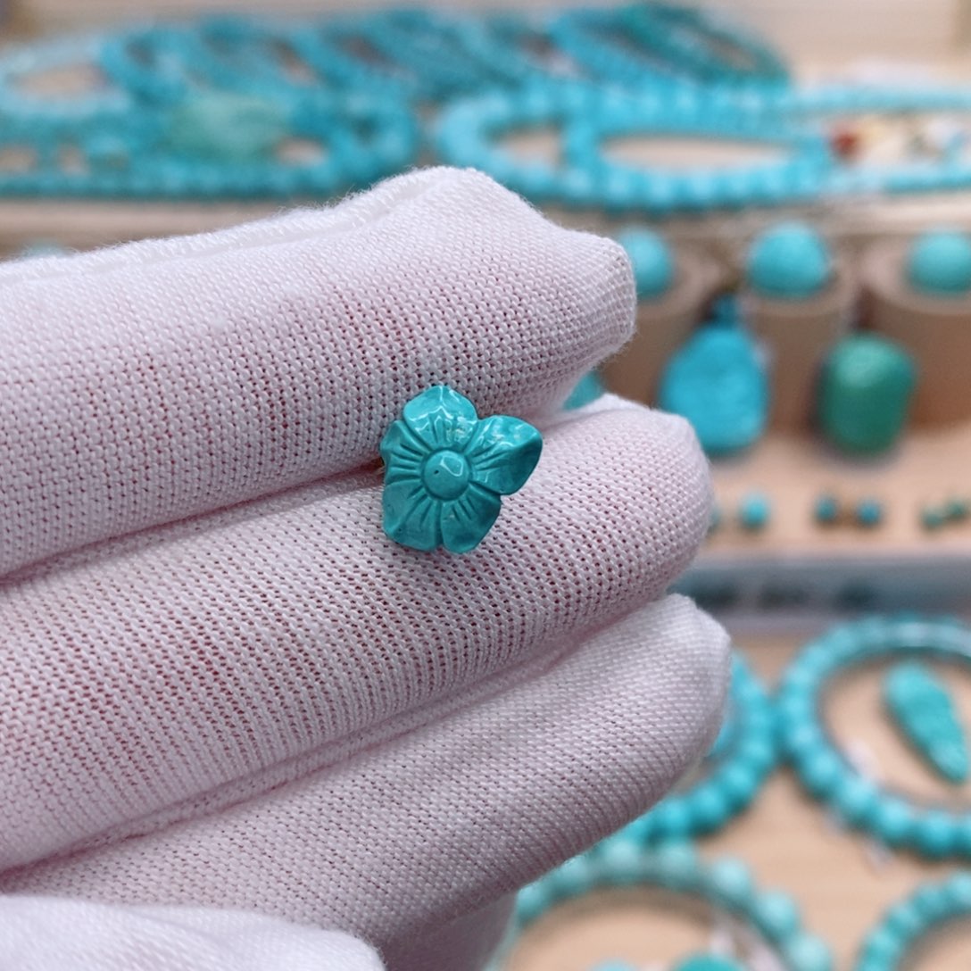 绿松石未镶嵌珠宝奇石