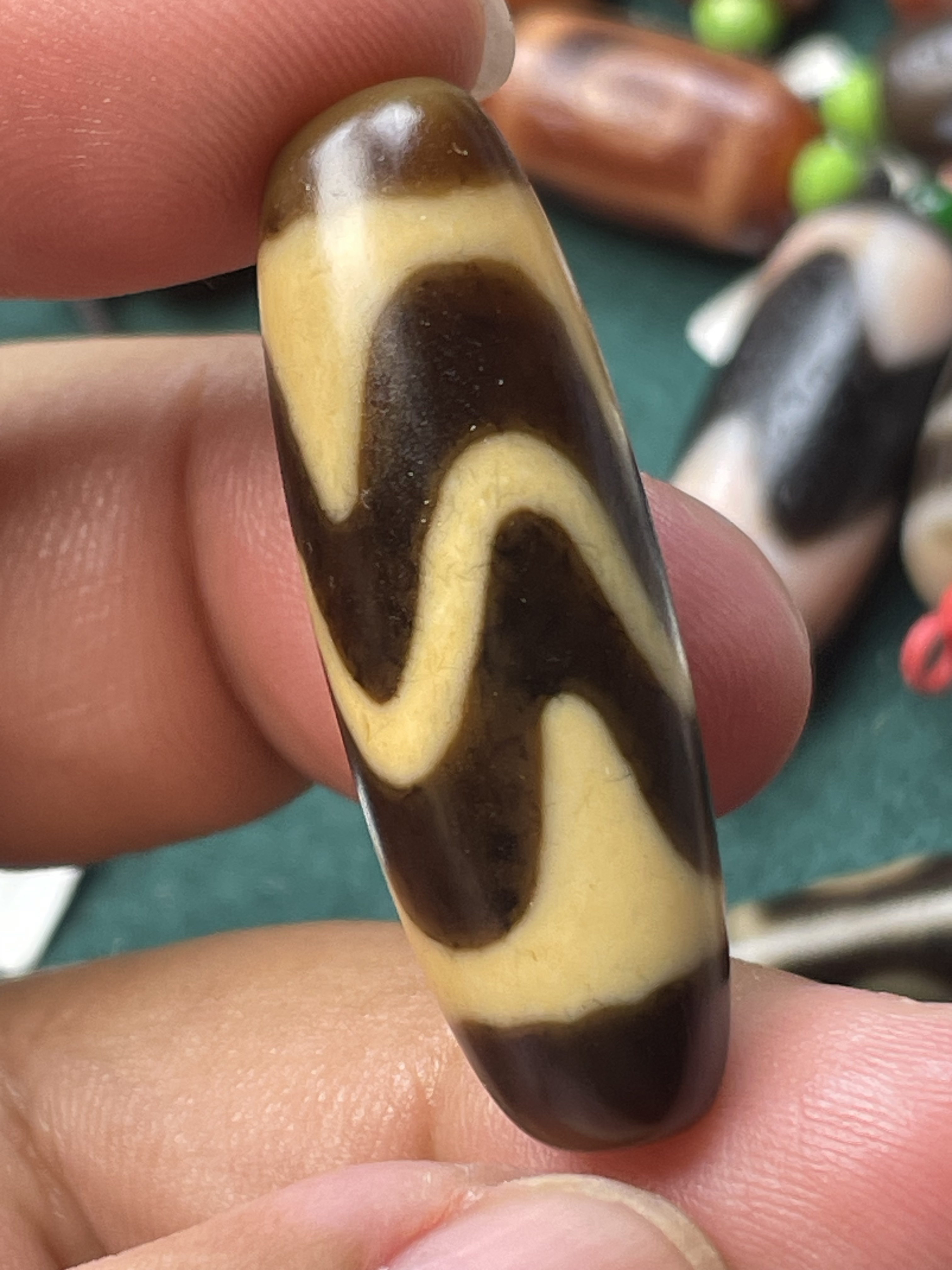 上肯手工牙黄双虎牙