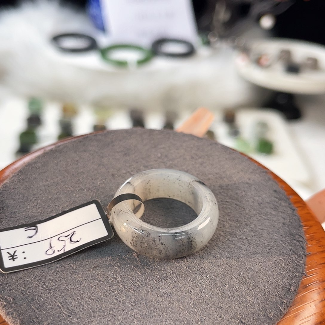 和田玉未镶嵌戒指c18 黑白青花泥鳅背16.9