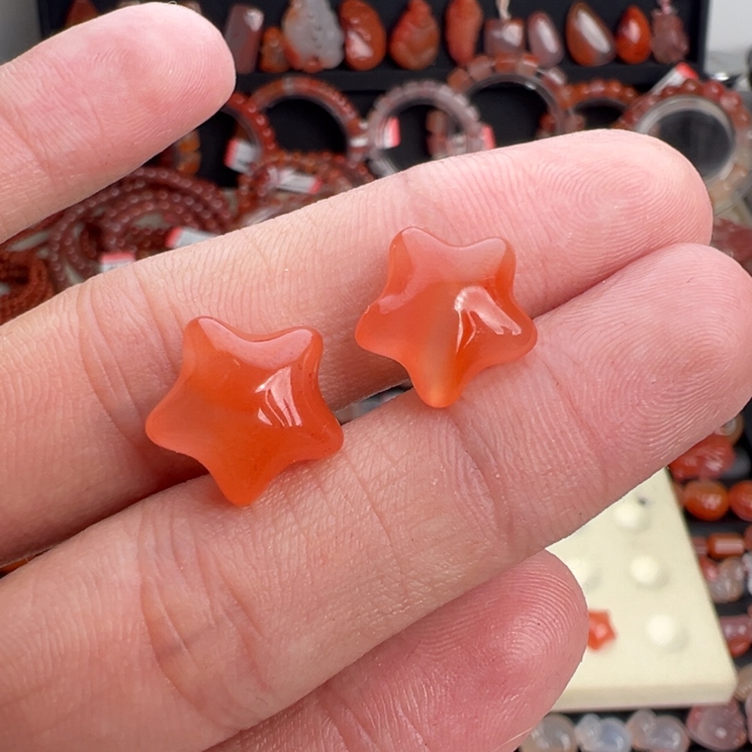 南红玛瑙未镶嵌颈饰两颗