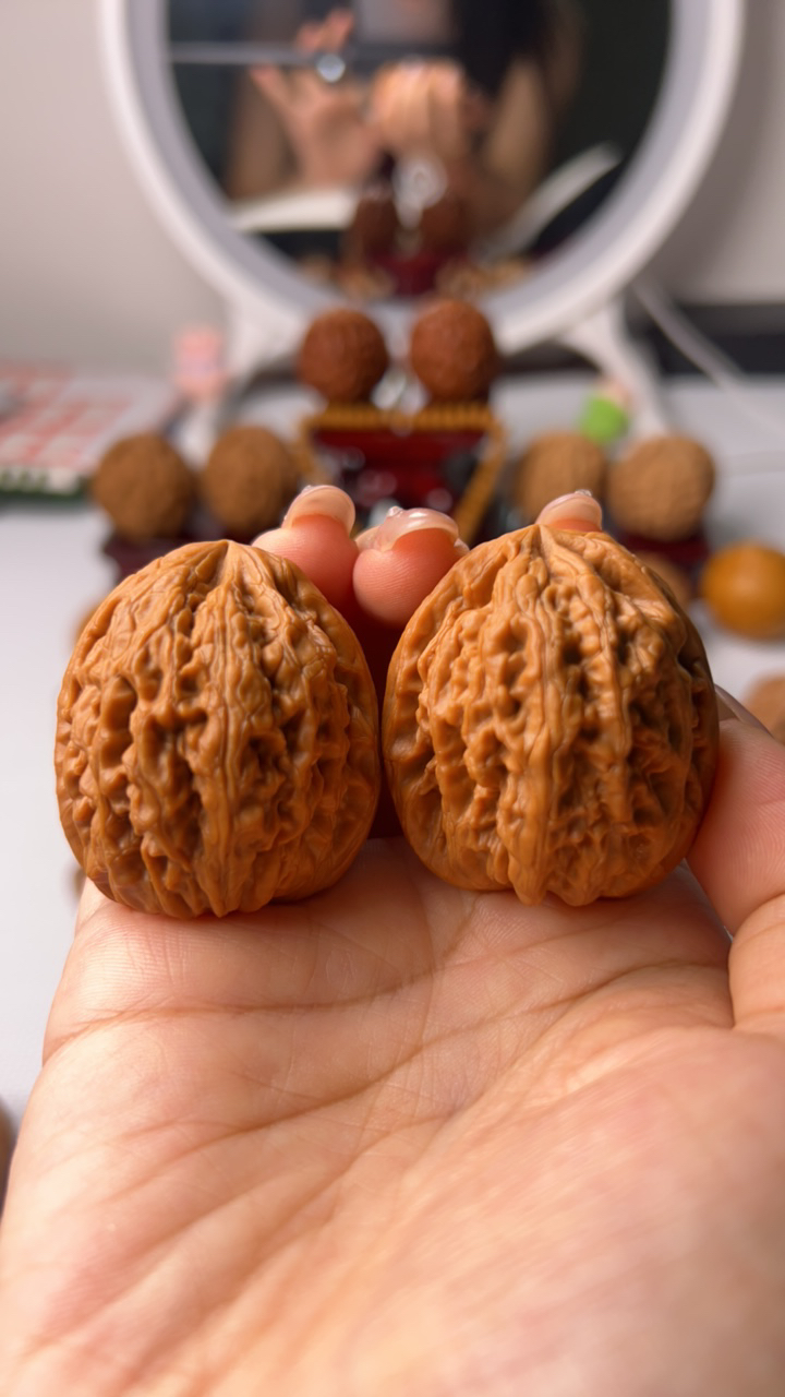 老闷尖38尺有修，高42肚39边38.46克