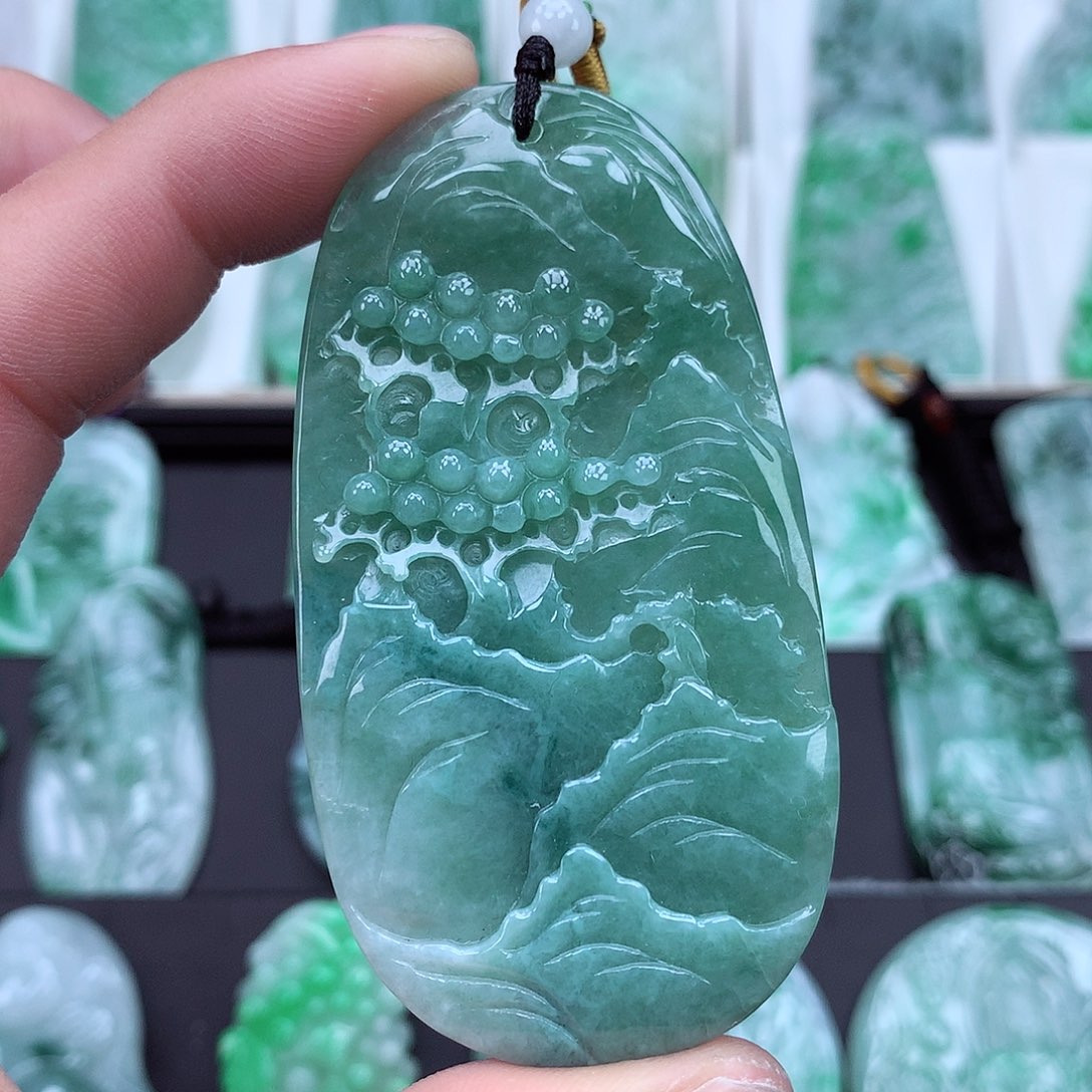 翡翠颈饰未镶嵌翡翠吊坠