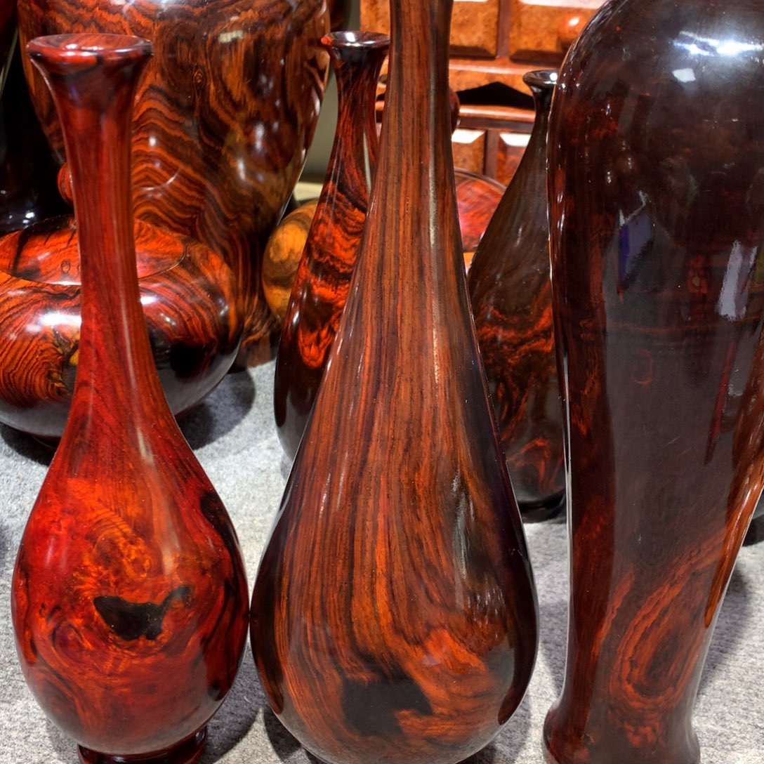 国***主木大红酸枝3个花瓶