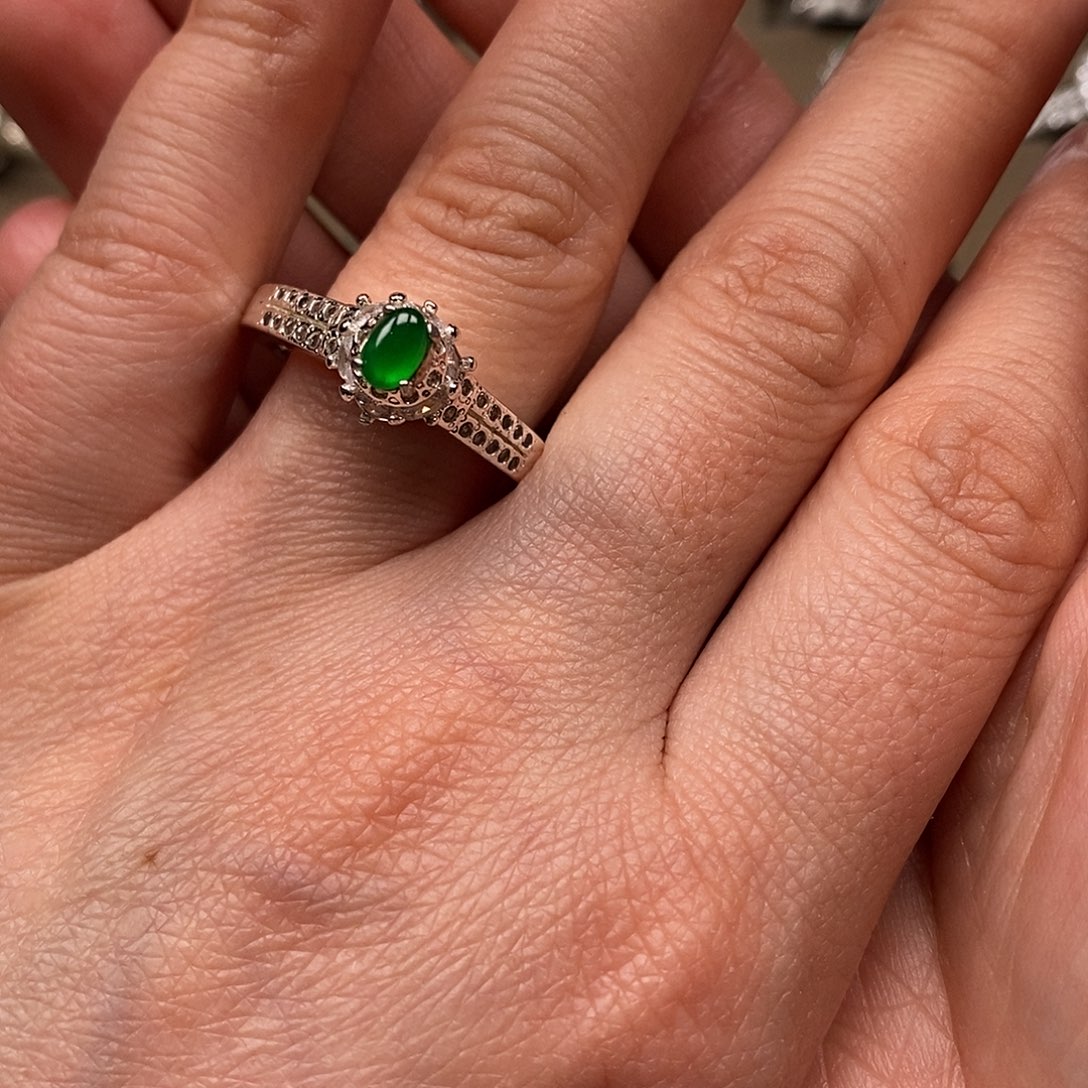 翡翠戒指未镶嵌翡翠蛋面