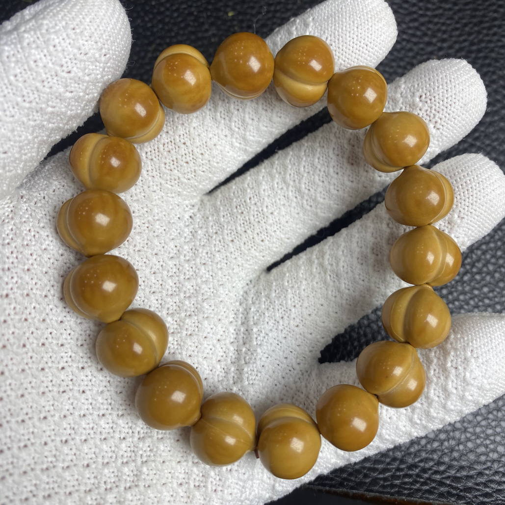 爱心屁桃猴头核桃精工雕刻手串卡13-15左右  A567