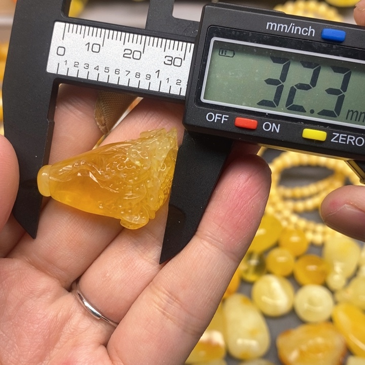 未镶嵌琥珀珠宝奇石