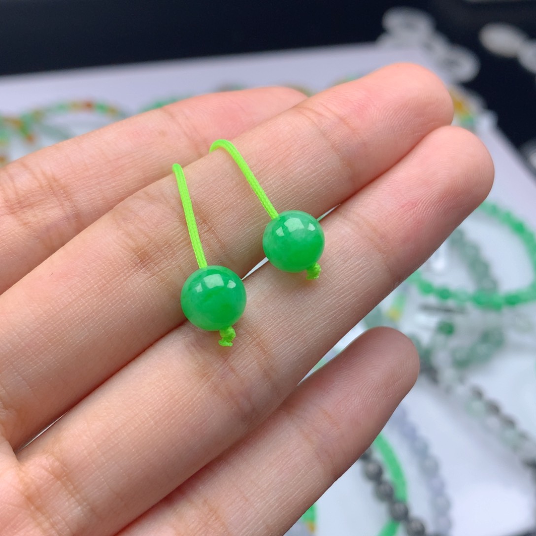 翡翠手链未镶嵌卡