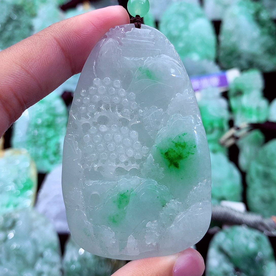 吊坠(不含链)未镶嵌翡翠