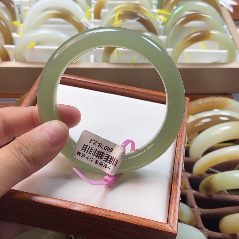 【闪购商品】和田玉手镯未镶嵌