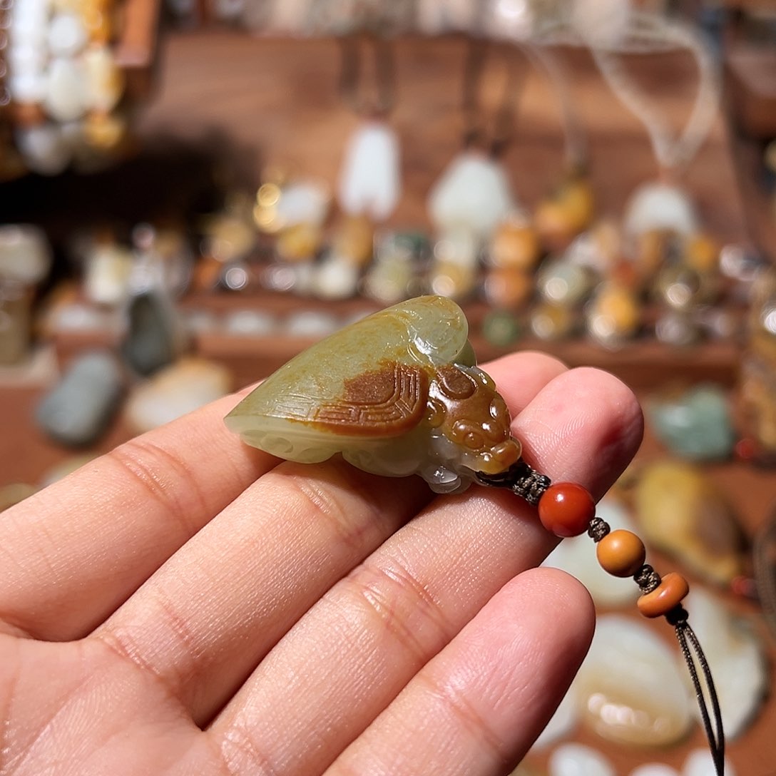 和田玉颈饰未镶嵌