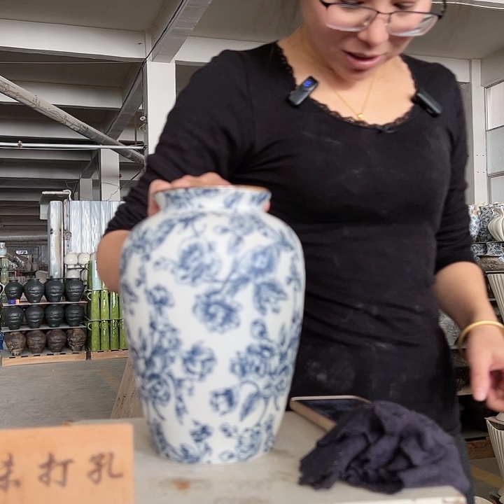 景德镇陶瓷花瓶工厂