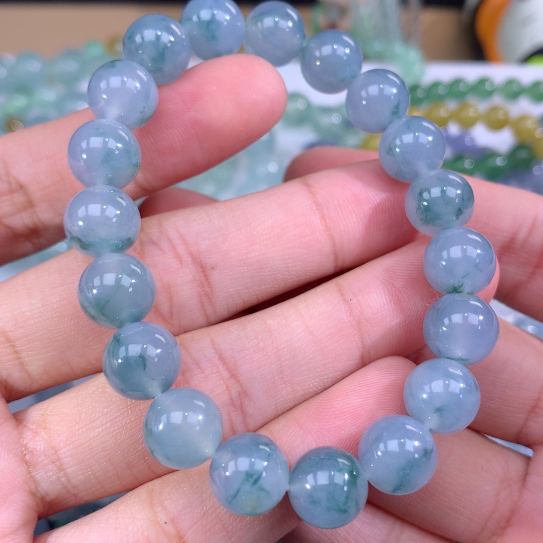 翡翠手链未镶嵌翡翠