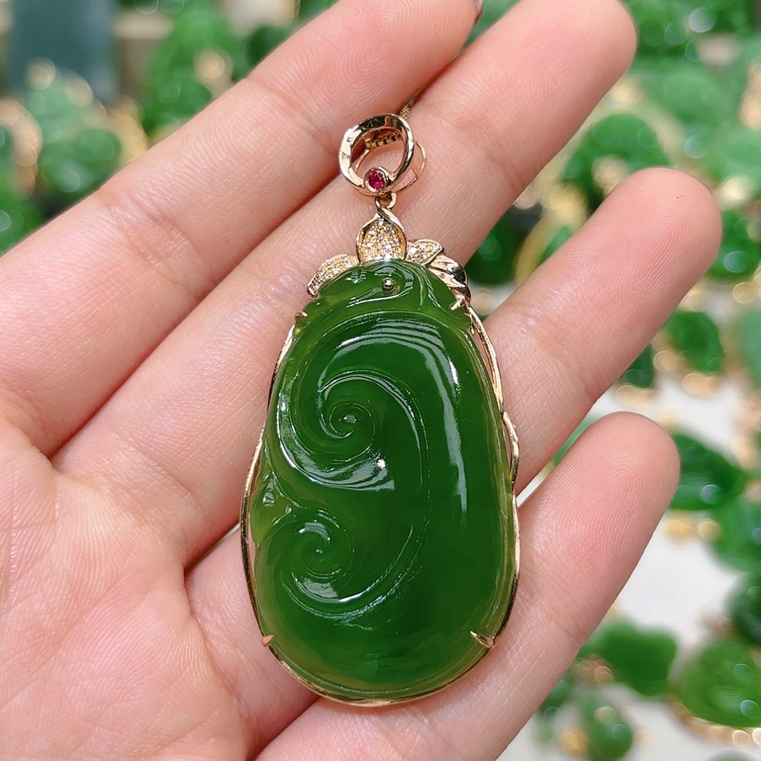 和田玉（碧玉）颈饰18K金镶嵌