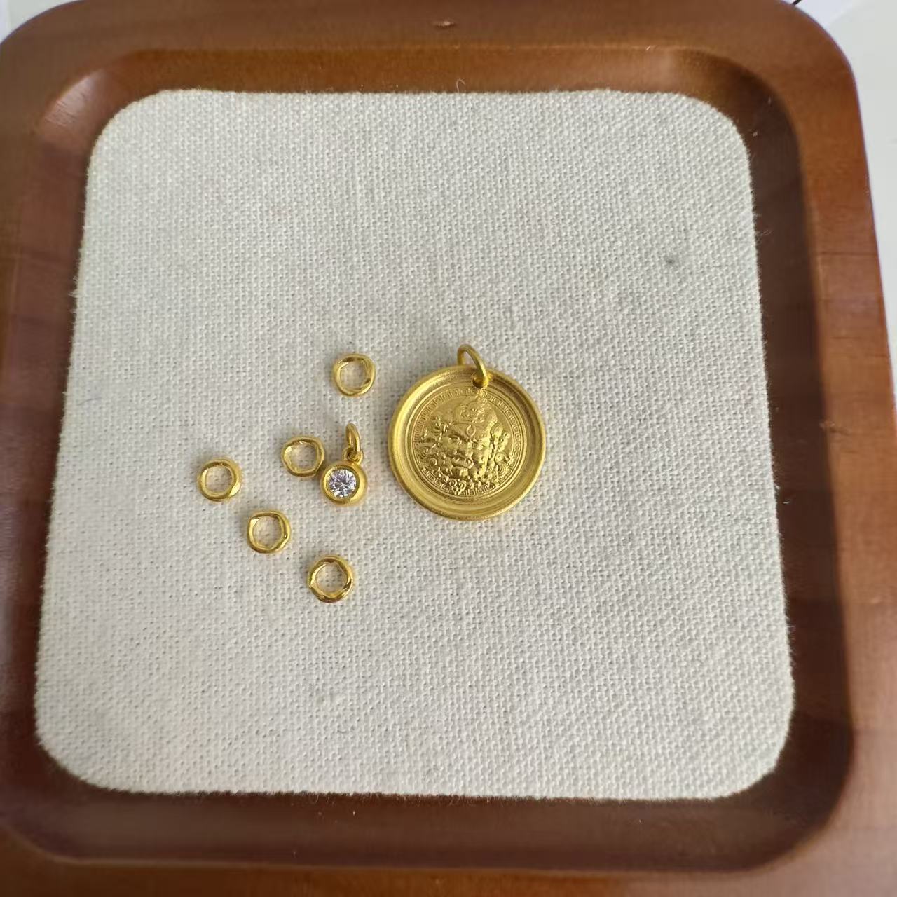 足金999 卡5盘缠黄财神吊坠（金料换款）