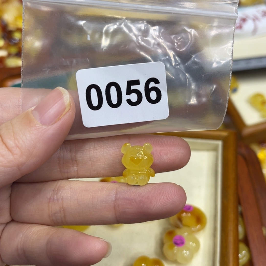 琥珀珠宝奇石未镶嵌