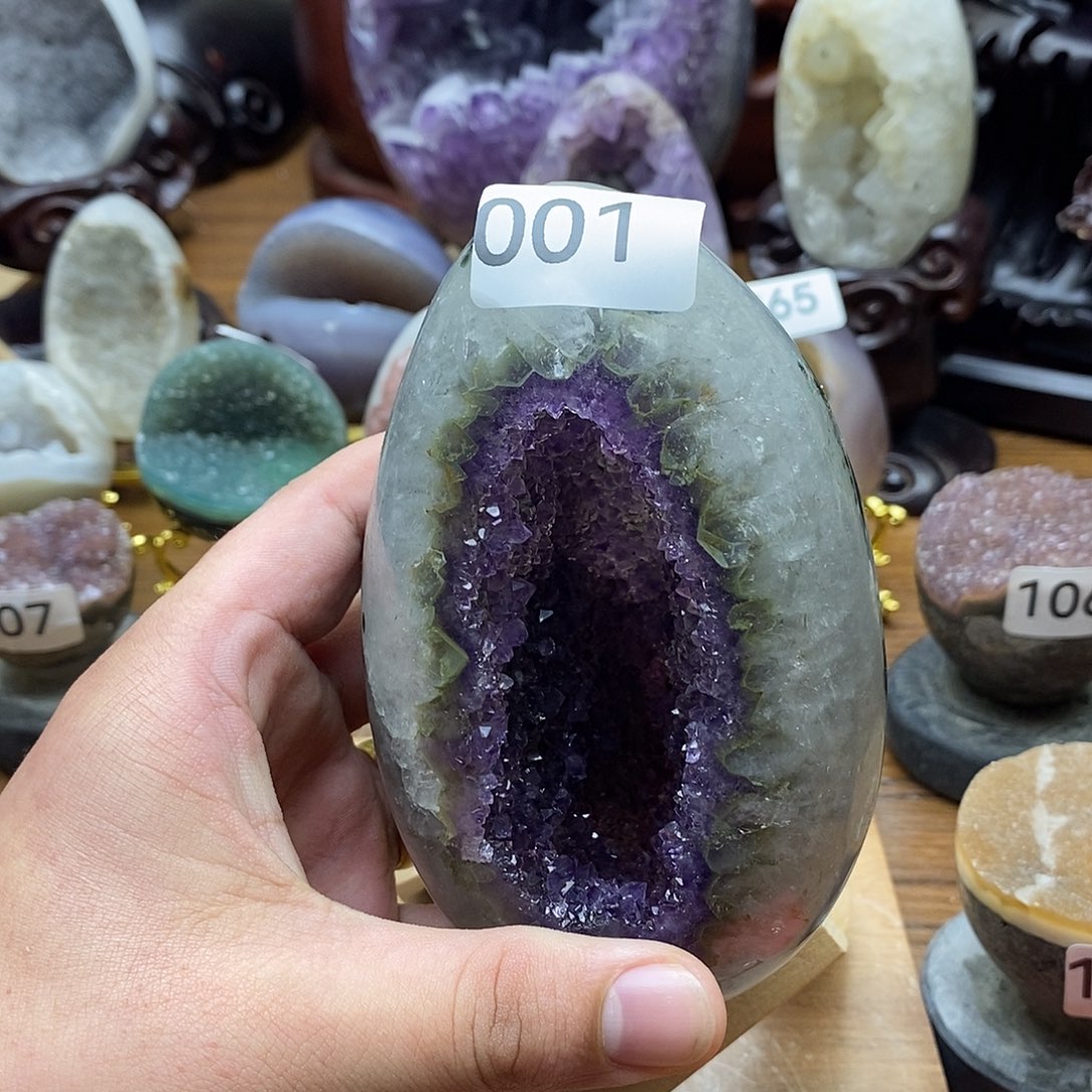 紫晶摆件未镶嵌全抛龙蛋
