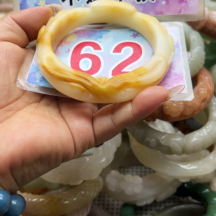 未镶嵌手镯石英岩玉
