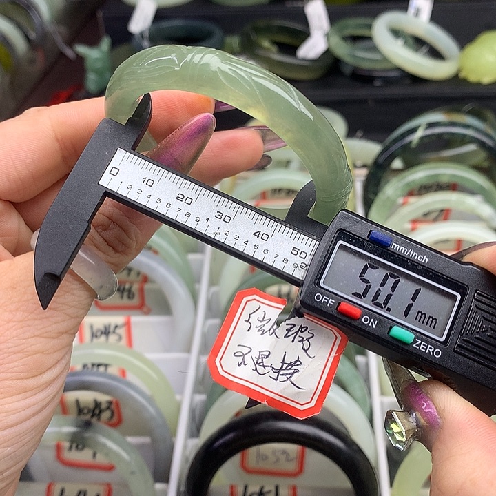 蛇纹石玉手镯未镶嵌手镯1044