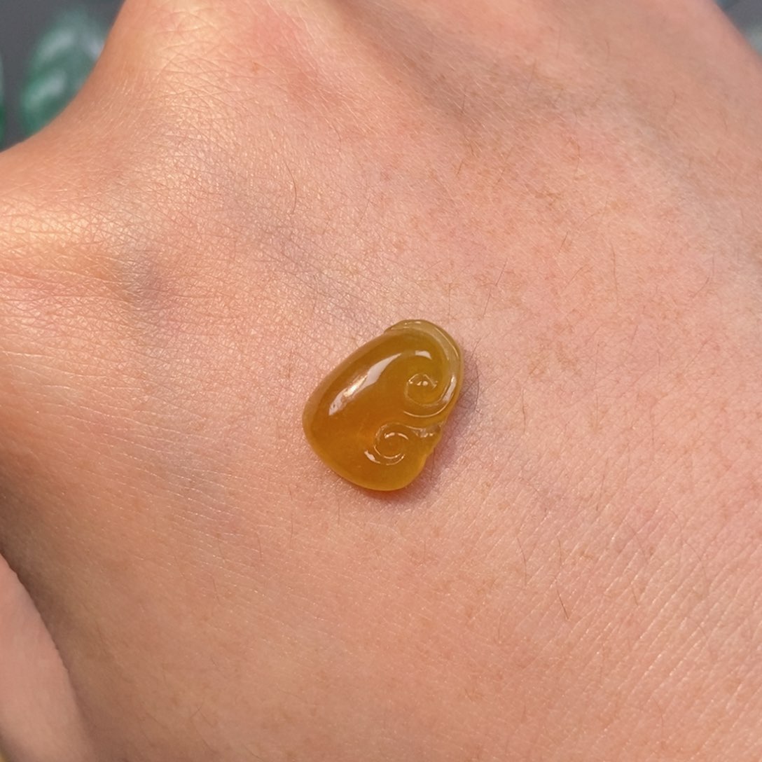 翡翠颈饰未镶嵌如意