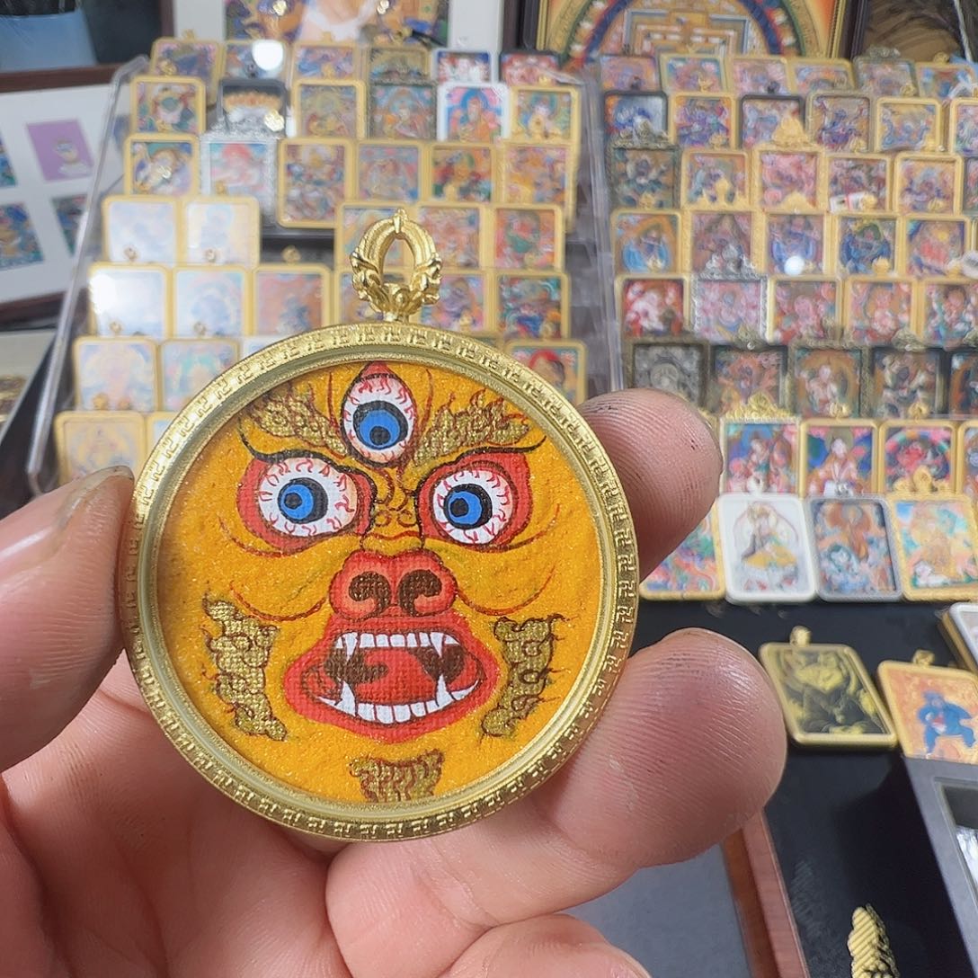 吊坠保**爱纯手绘唐卡黄财面首