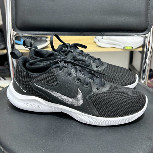 40码 Nike Flex Experience 10 跑鞋 石墨黑/灰色/白色 二手正品