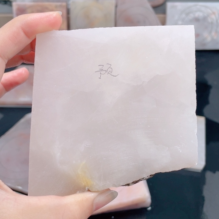 婼***曦石英质玉未镶嵌手镯定制