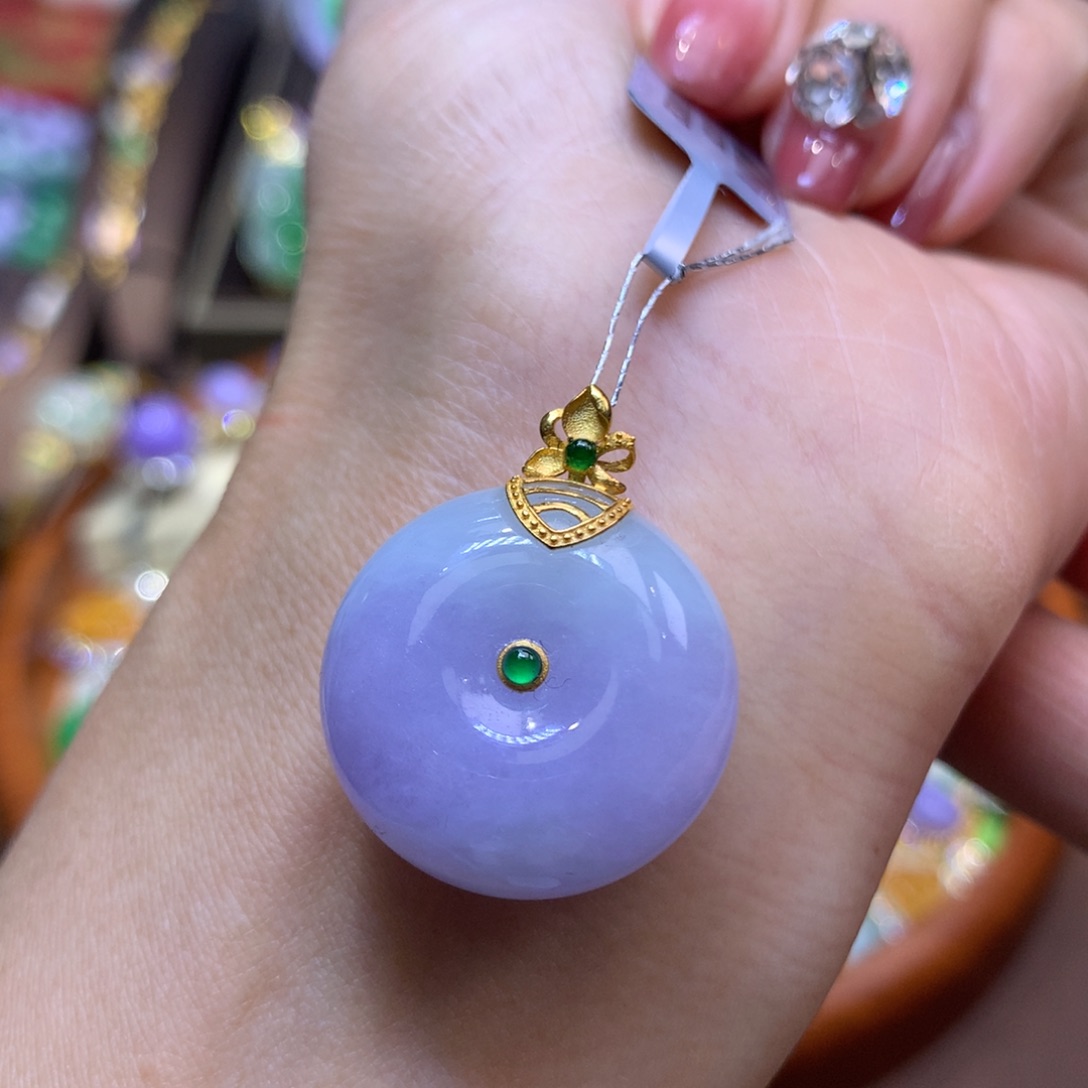 翡翠18K金镶嵌颈饰翡翠