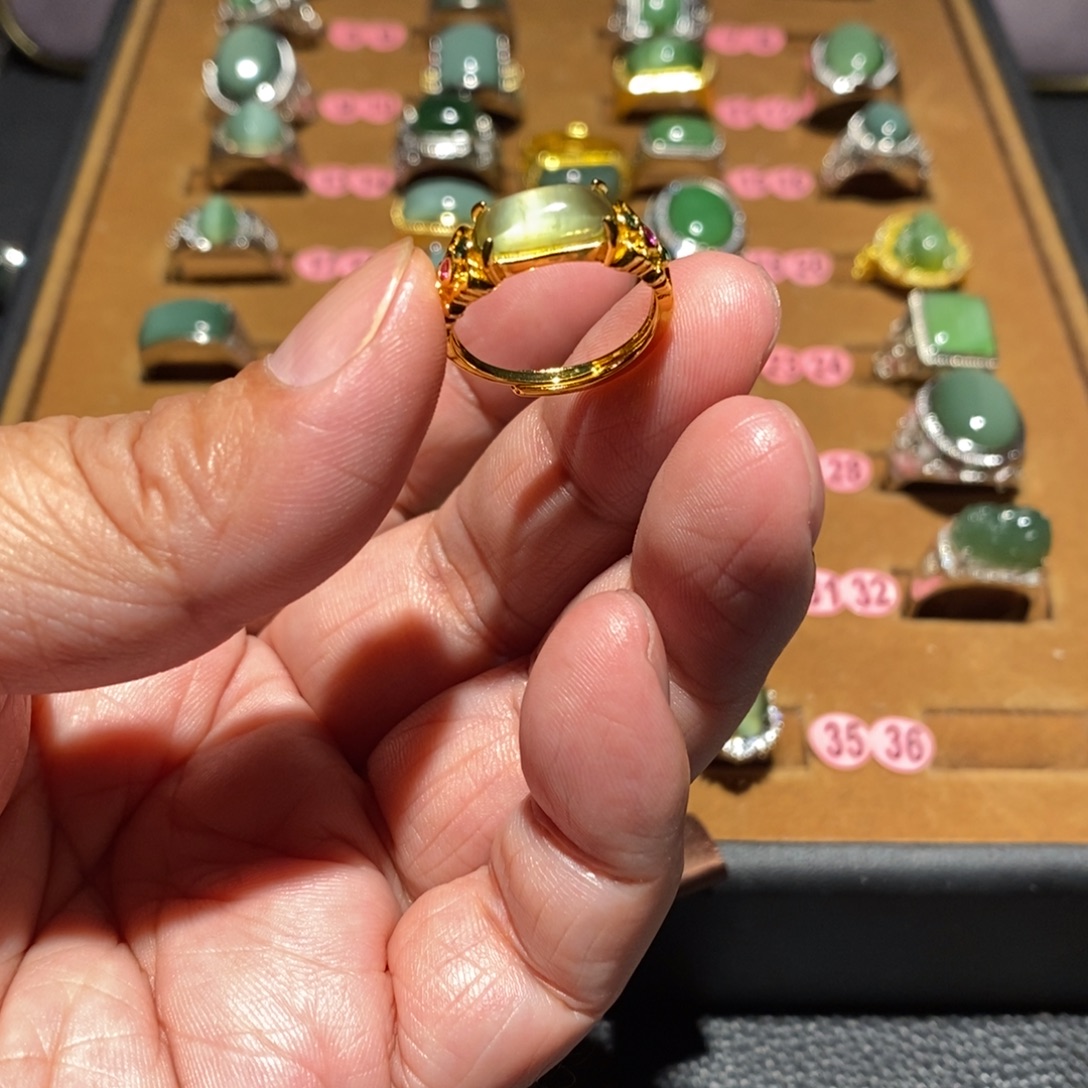 和田玉未镶嵌戒指