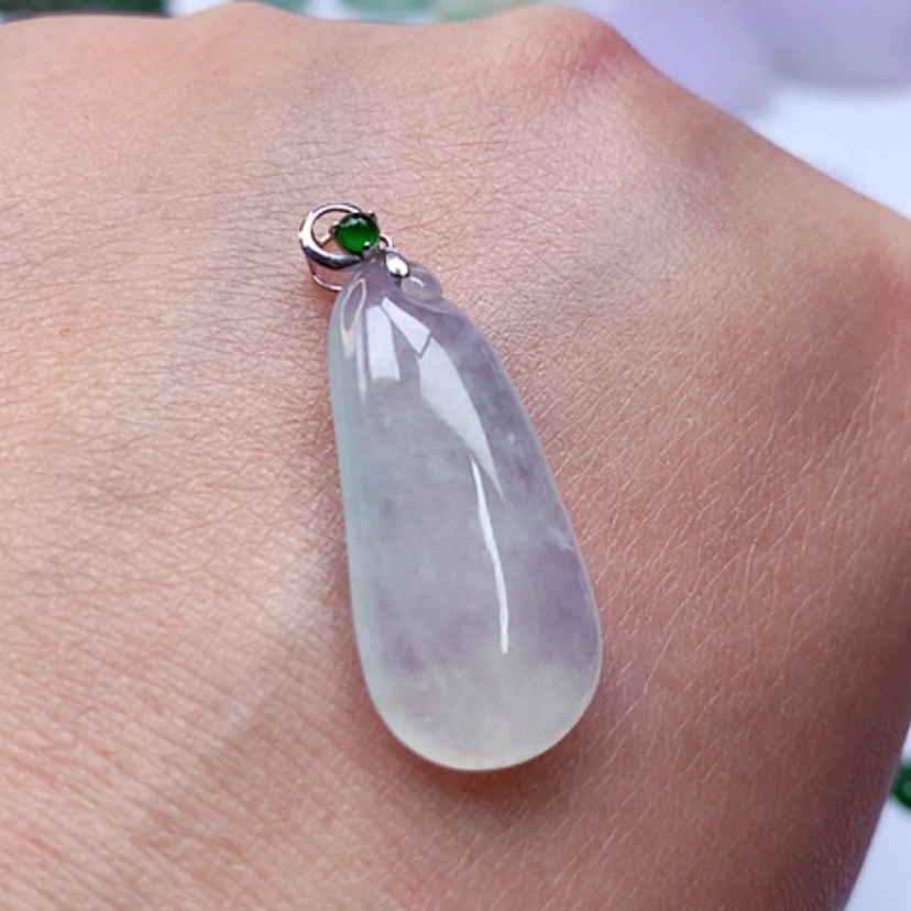 【闪购商品】颈饰18K金镶嵌翡翠福瓜