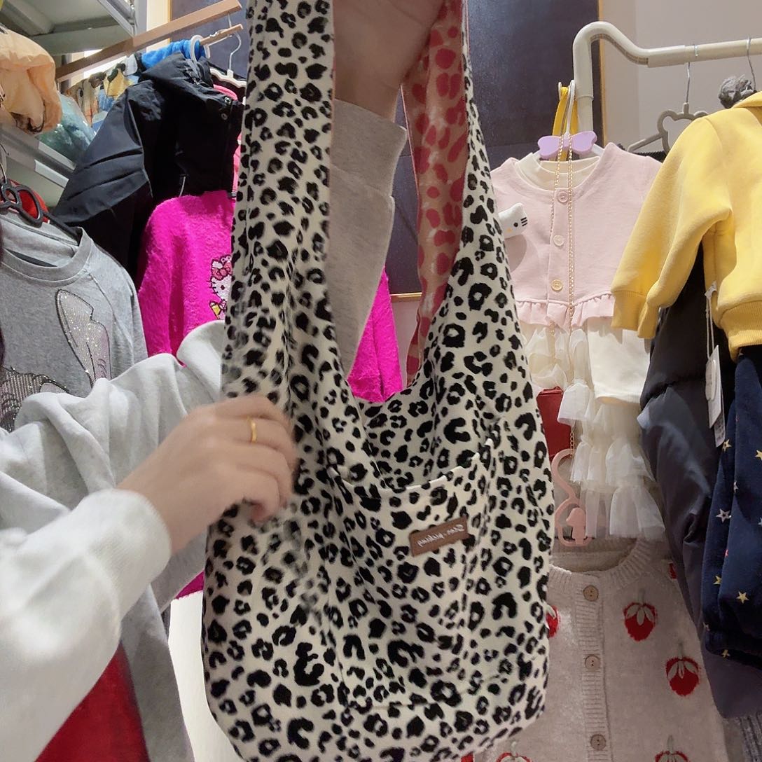 两面背特价不退不换，