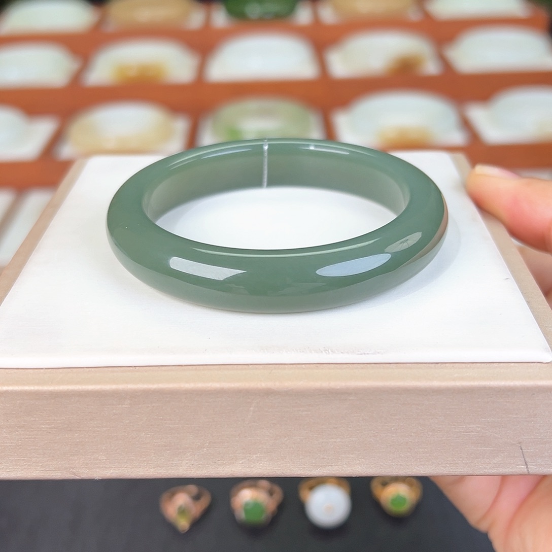 和田玉手镯未镶嵌和田玉且末蓝手镯