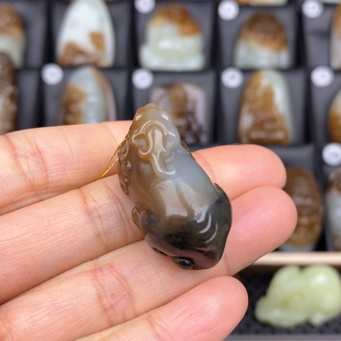 和田玉颈饰未镶嵌