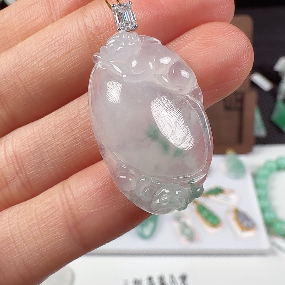 翡翠18K金镶嵌颈饰