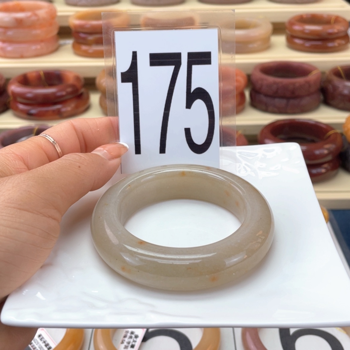 【闪购商品】石英质玉手镯未镶嵌