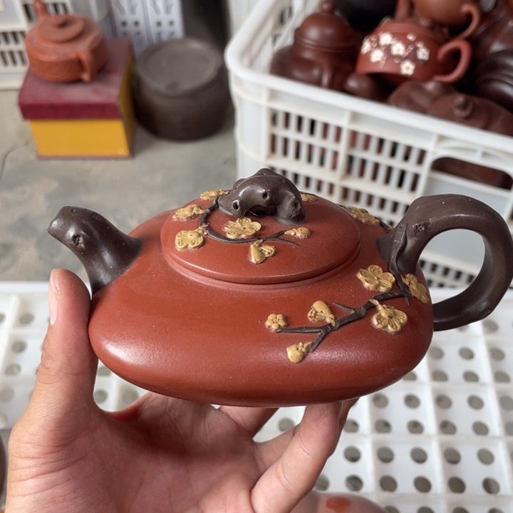 茶壶紫砂老厂紫砂壶一件。