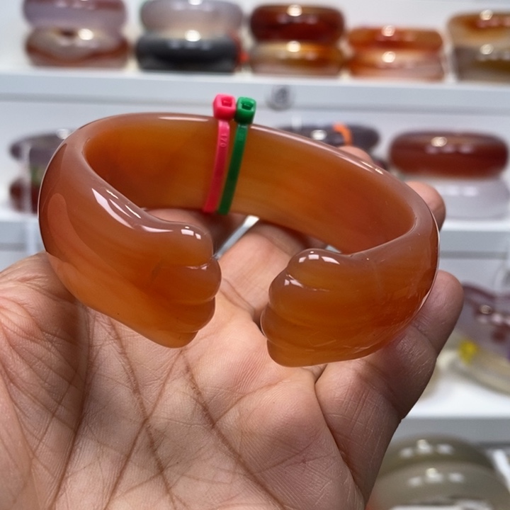 玛瑙/玉髓手镯未镶嵌