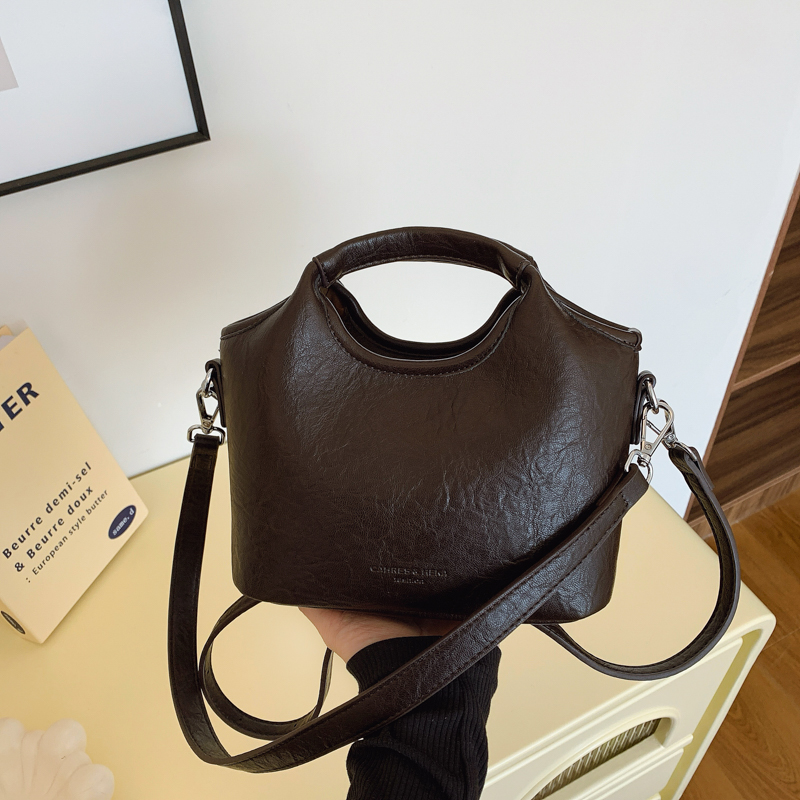 手提菜篮子包2025秋冬休闲潮流小众新款高级时尚水桶包女包