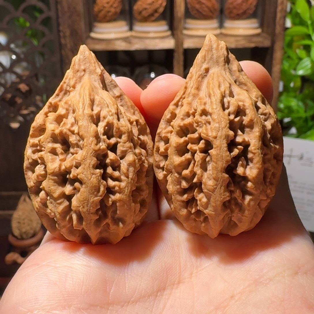 文玩核桃把件楸鸡心