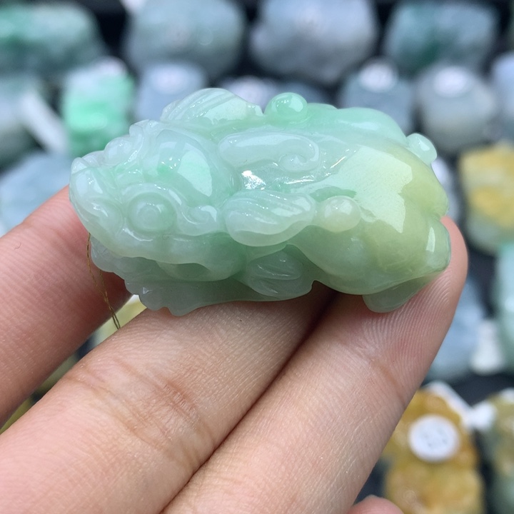 翡翠未镶嵌颈饰天然缅甸翡翠