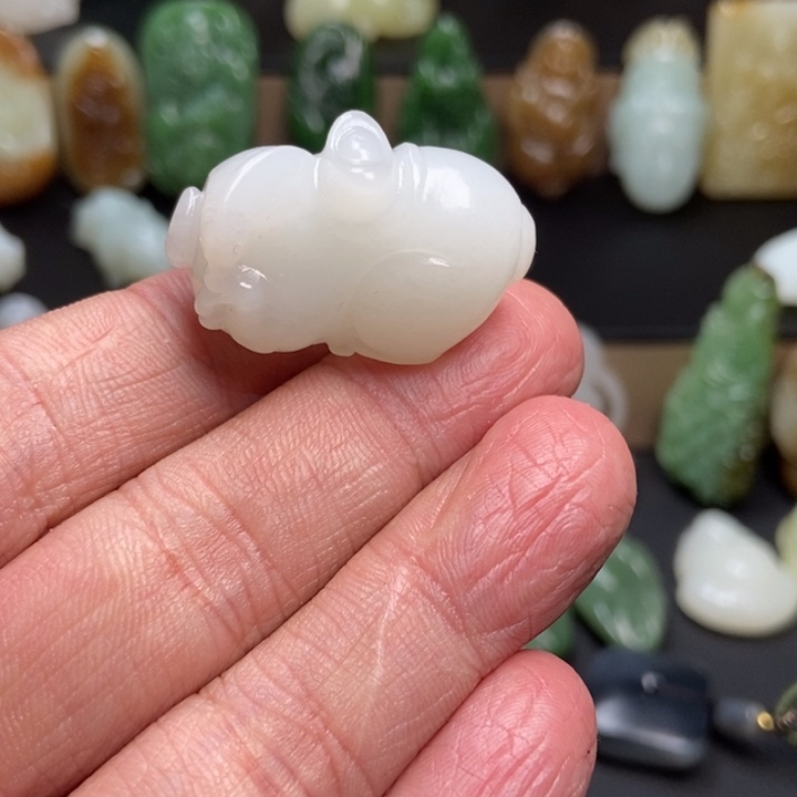 和田玉未镶嵌颈饰